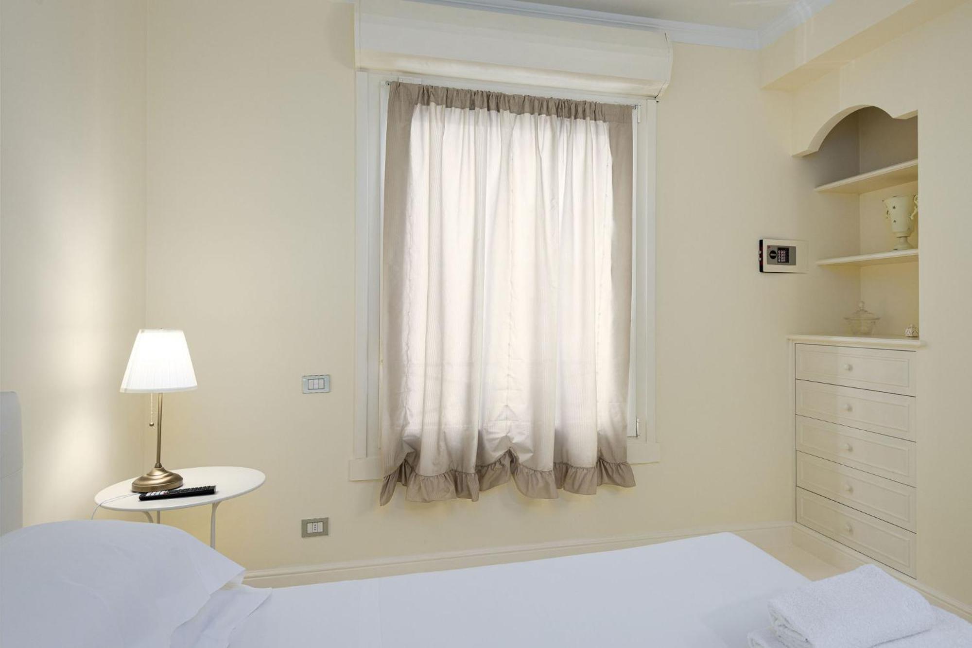 Unyca - Luxury Central Suite Флоренция Экстерьер фото